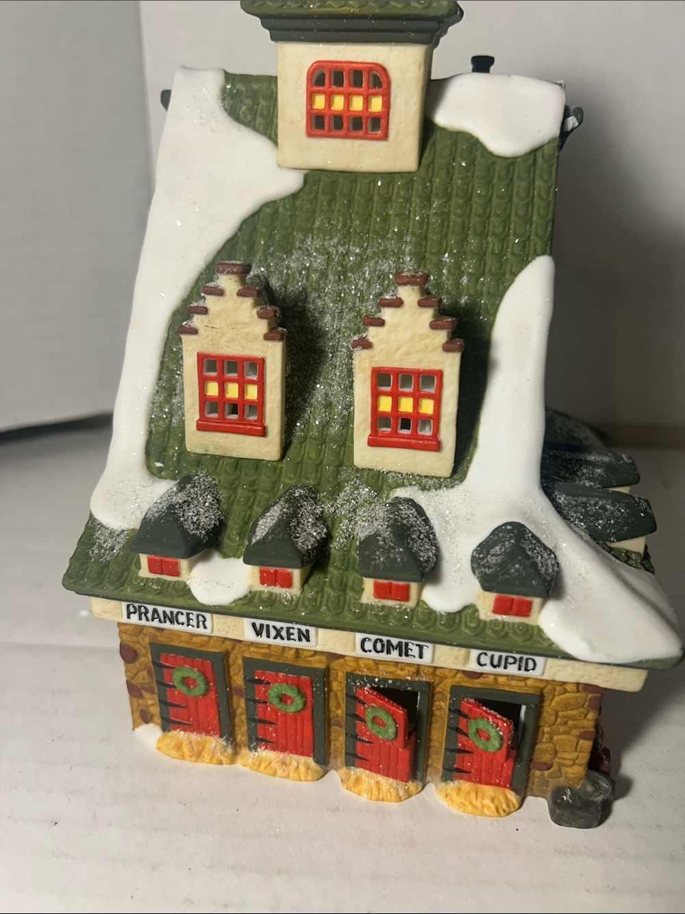 Department 56 Green and Red Reindeer Stable Holiday House